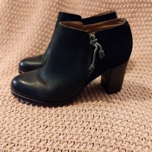 Sperry Black Ankle Boots with Zipper Size 8